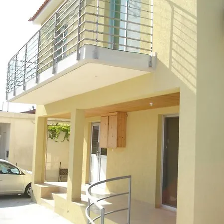 Ag. Spiridonos 5 Apartman