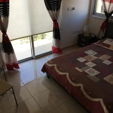 Ag. Spiridonos 5 Apartman *